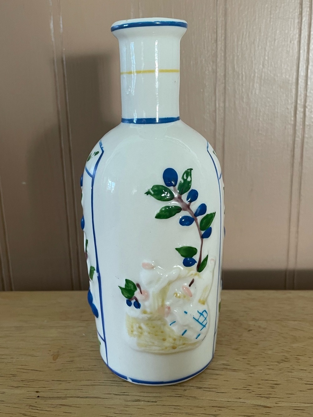 Vans Vintage  Gourmet White Olive Oil Jar, Leaf, Basket Design, 5” tall